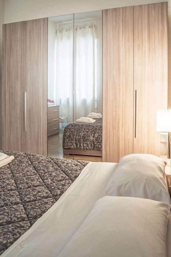 2 habitaciones, tabla de planchar con plancha y wifi 