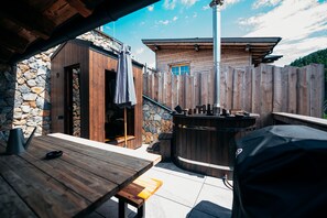 Outdoor dining - Deer Suite (Scharnitz)