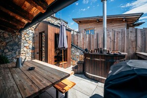 Outdoor dining - Deer Suite (Scharnitz)