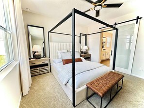 4 bedrooms, desk, free WiFi, bed sheets