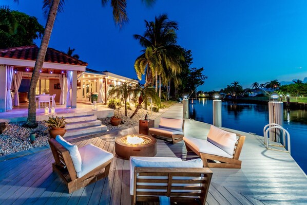 Terrace/patio - Spacious 5-bedroom villa in charming Fort Lauderdale, Dock and Pool (Fort Lauderdale)