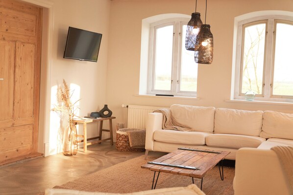 Fernseher, Kamin