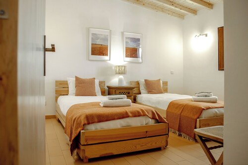 CASA DA HORTA PEQUENA Refuge of tranquillity. Nature reveals all its beauty.