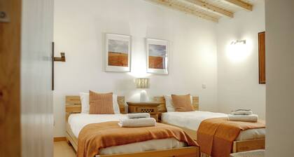 CASA DA HORTA PEQUENA Refuge of tranquillity. Nature reveals all its beauty.