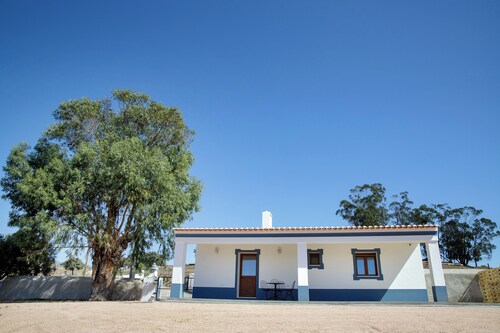 CASA DA HORTA PEQUENA Refuge of tranquillity. Nature reveals all its beauty.
