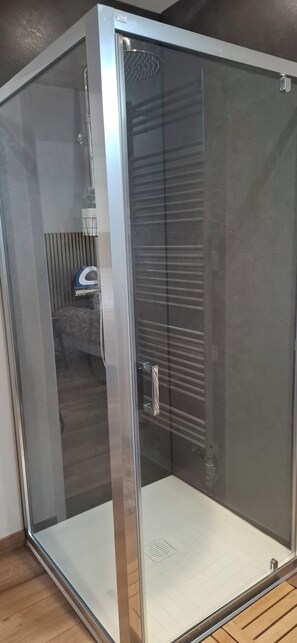 Doppelzimmer, Gartenblick | Badezimmer
