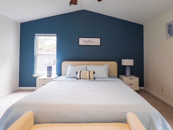 3 bedrooms, iron/ironing board, internet, bed sheets