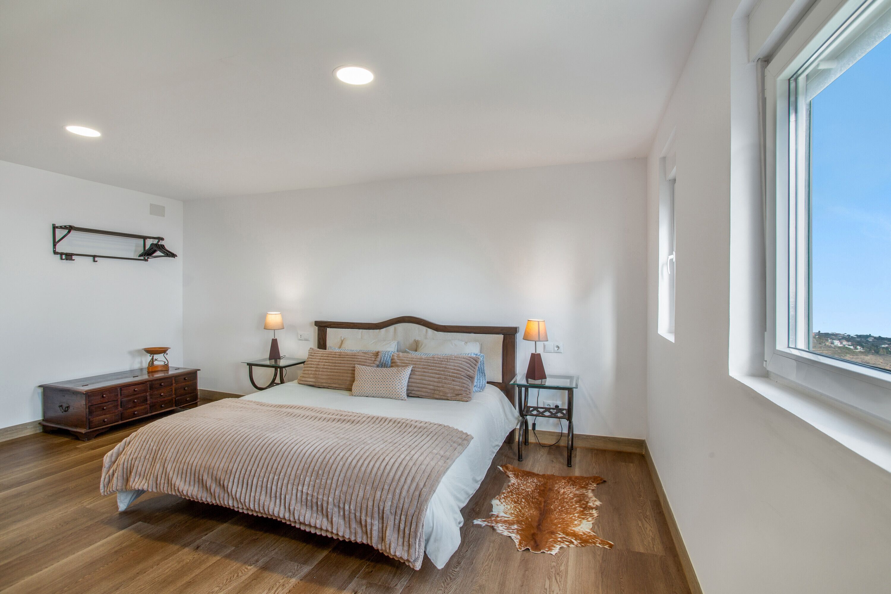 Fer et planche à repasser, Wi-Fi, literie fournie