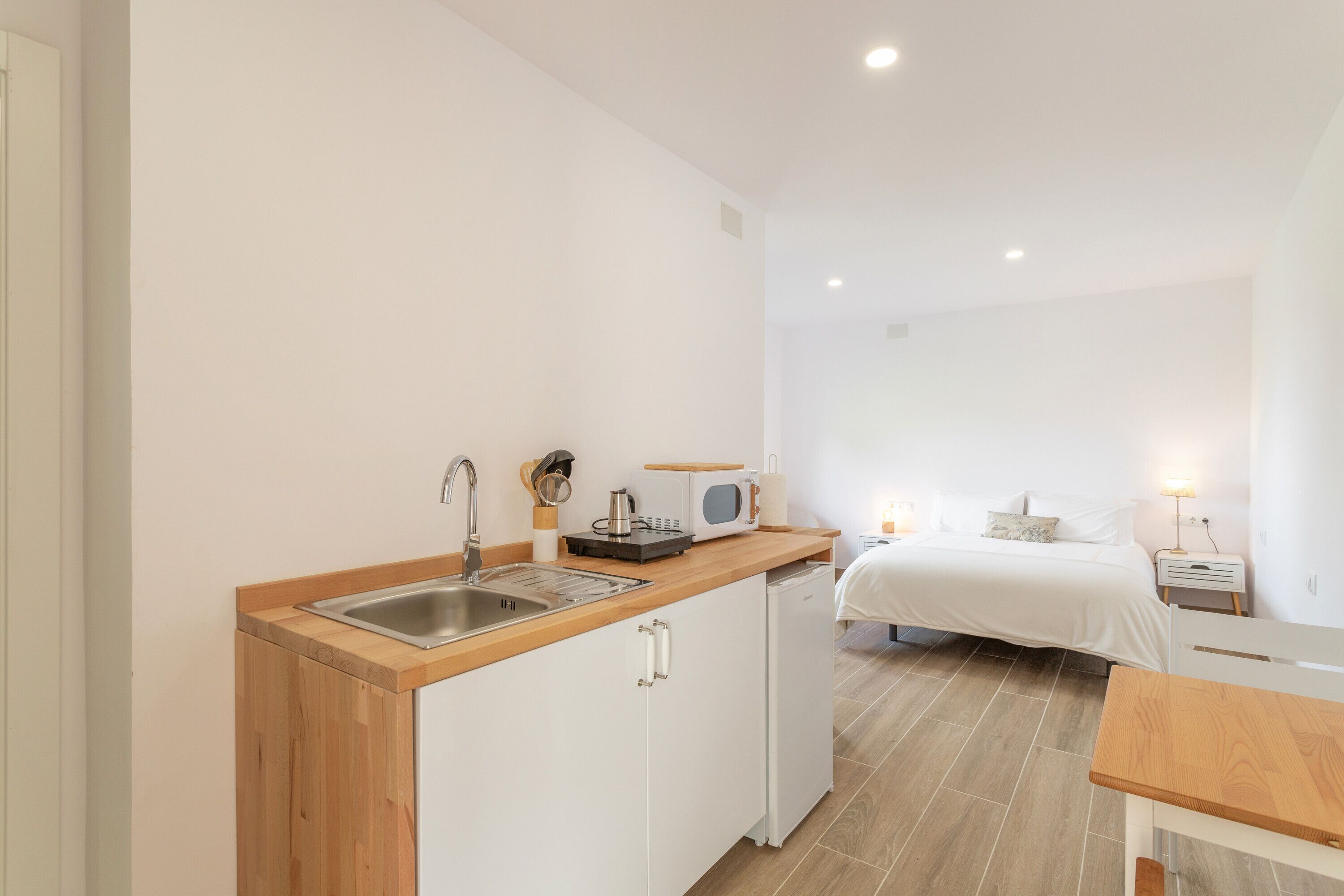 1 slaapkamer, een strijkplank/strijkijzer, wifi, beddengoed