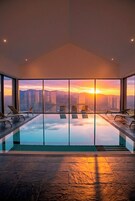 Una piscina techada
