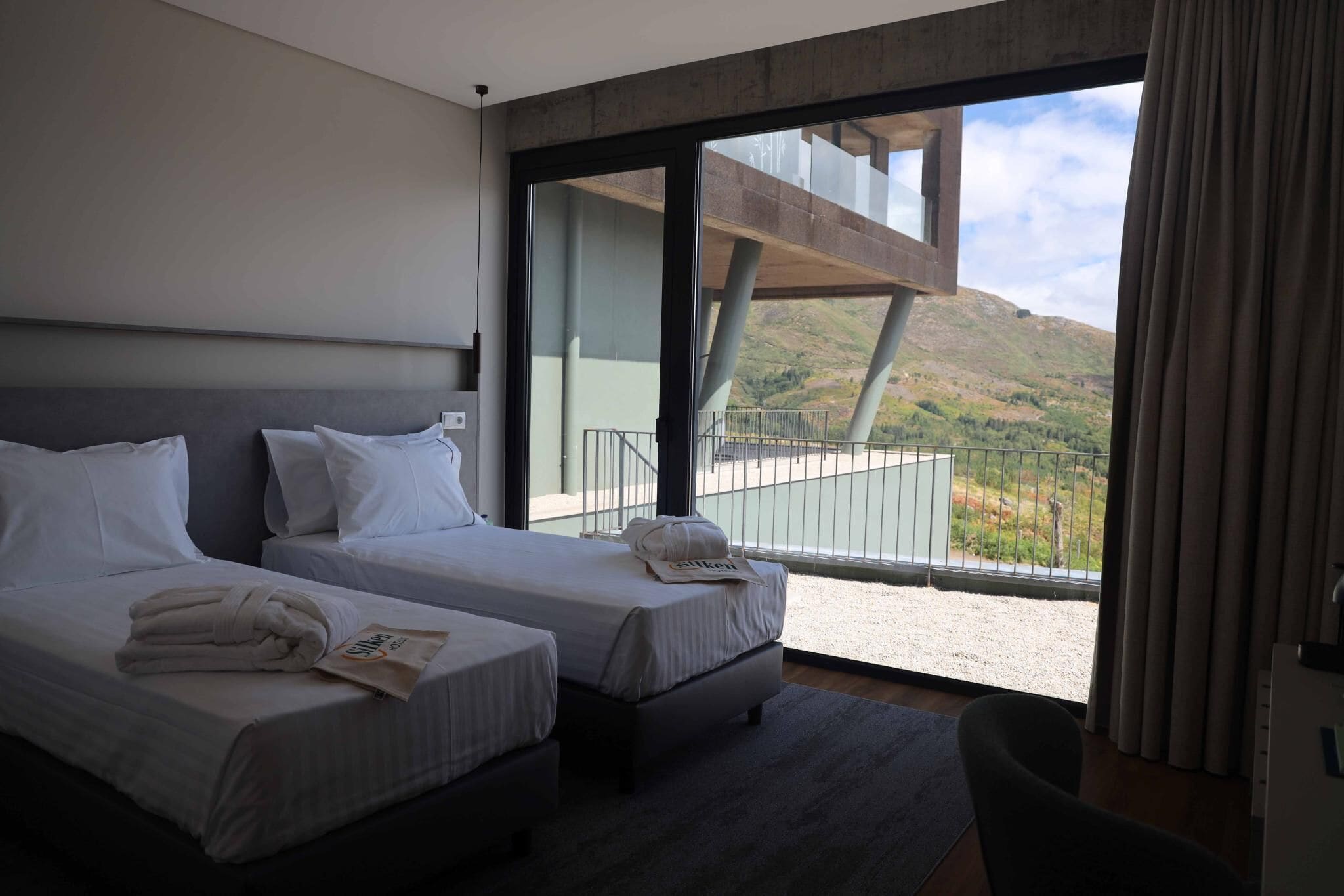 Chambre Standard Double ou avec lits jumeaux, vue jardin | Chambres insonorisées, Wi-Fi gratuit