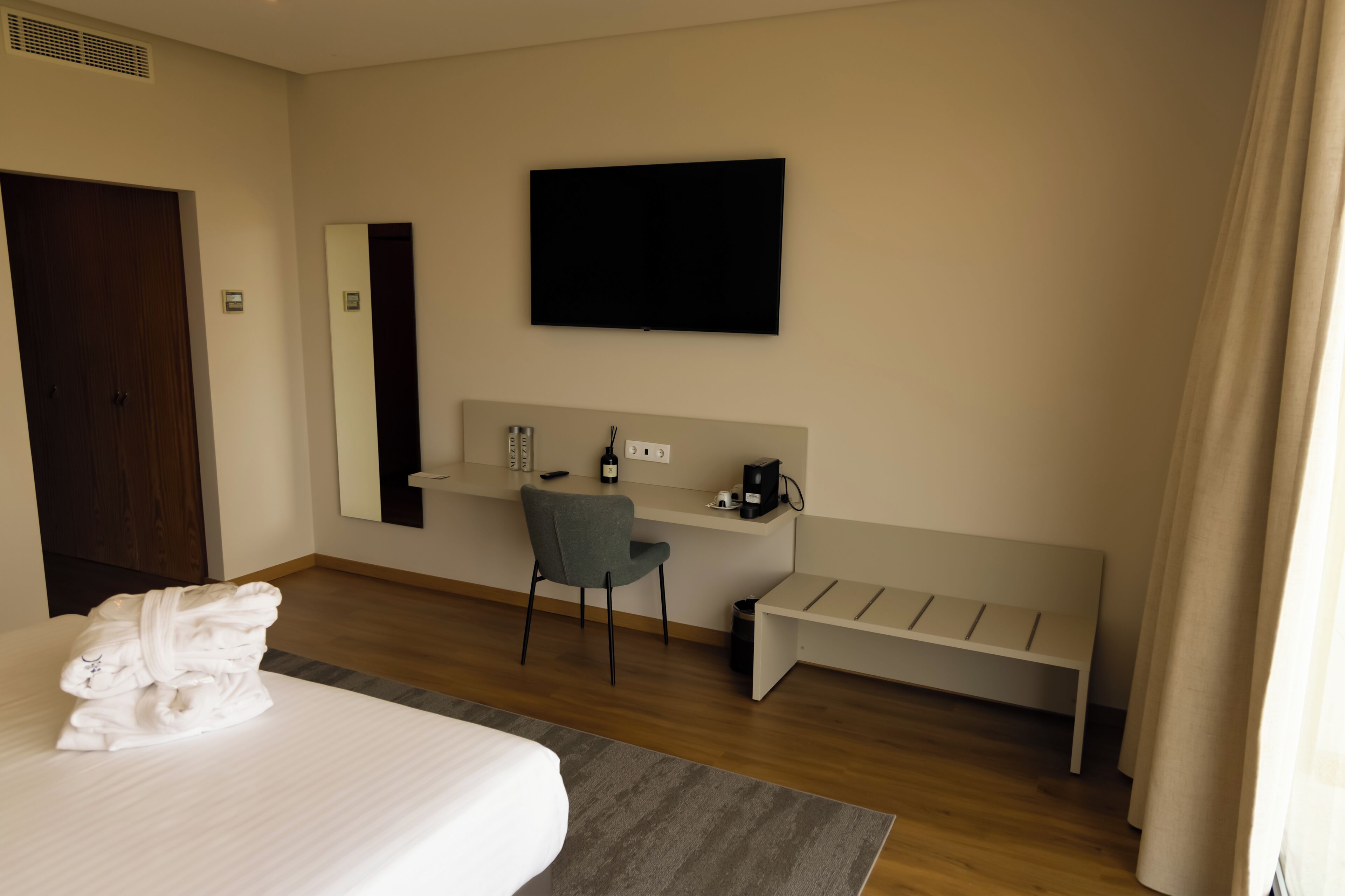 Minibar, desk, laptop workspace, soundproofing