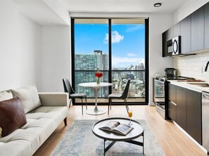 テレビ、書斎 / ワークスペース