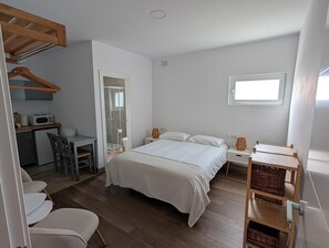 Bügeleisen/Bügelbrett, WLAN, Bettwäsche