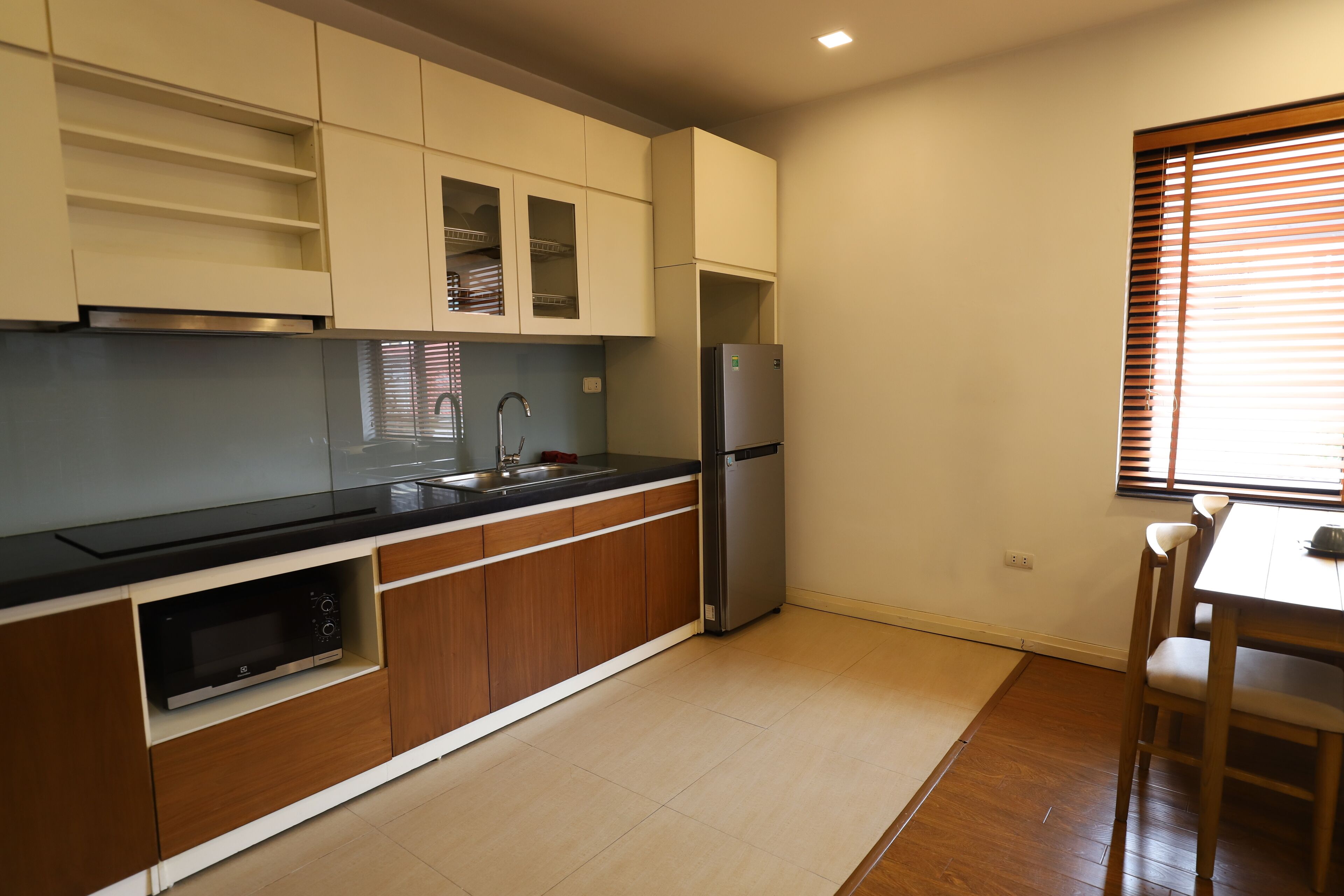Deluxe Apartment, 1 Bedroom, City View | Private kitchen | Mini-fridge, microwave, stovetop, electric kettle