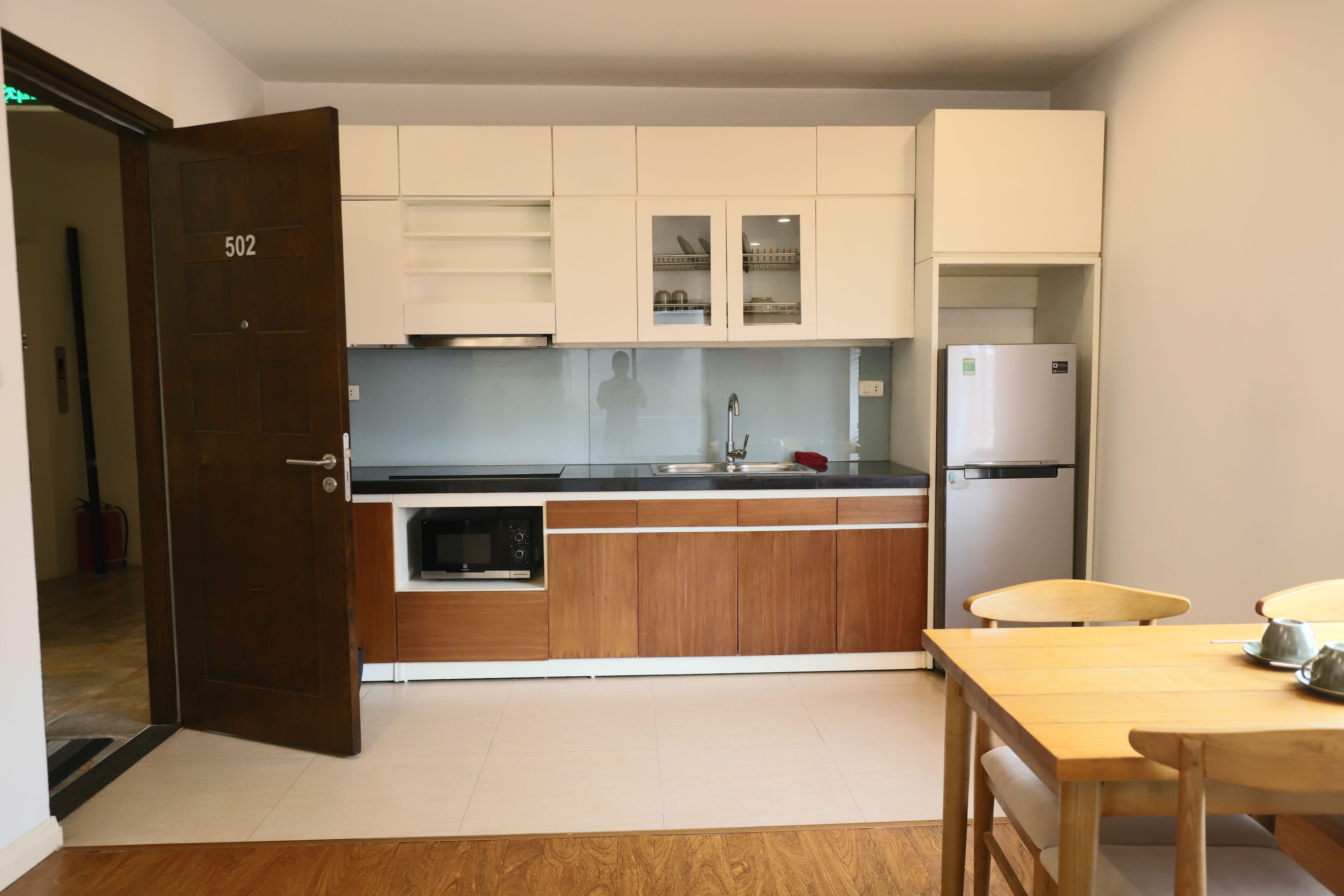 Deluxe Apartment, 1 Bedroom, City View | Private kitchen | Mini-fridge, microwave, stovetop, electric kettle