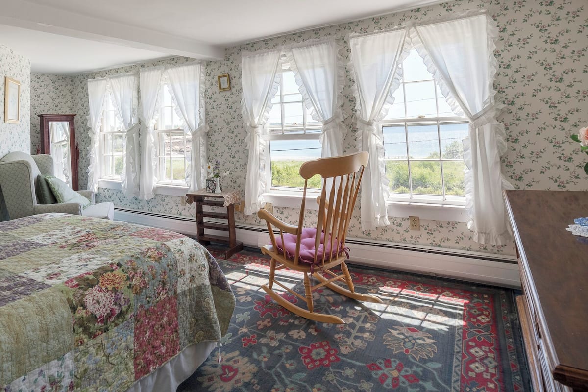Comfort Room, Ocean View | Blackout curtains, soundproofing, iron/ironing board, free WiFi