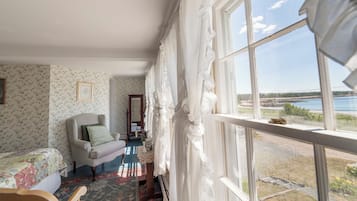Comfort Room, Ocean View | Blackout drapes, soundproofing, iron/ironing board, free WiFi