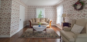 Superior Suite | Living area