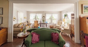 تفاصيل الفندق من الداخل