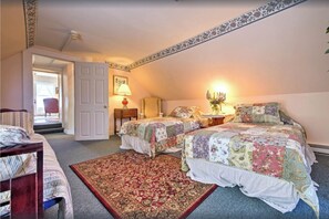 Blackout curtains, soundproofing, iron/ironing board, free WiFi