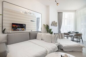 1 bedroom, in-room safe, iron/ironing board, free WiFi