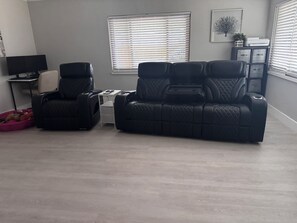 Interior - Sunny Ruskin Escape – 3BR Home with Pool & Near the Bay (Ruskin)