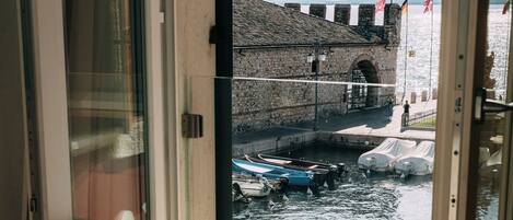 Deluxe Double Room, Lake View | In-room safe, laptop workspace, blackout drapes, free WiFi