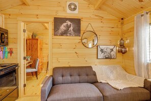 TV, caminetto