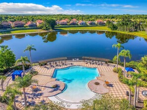 A heated pool - Beautiful 5 Bedroom Viola Pool Home (Davenport)