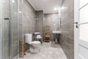 Shower, towels - Belem Boutique V by Homing (Lisbon)