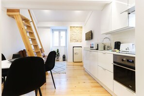 Coffee/tea maker, cookware/dishes/utensils - Charming Santos by Homing (Lisbon)