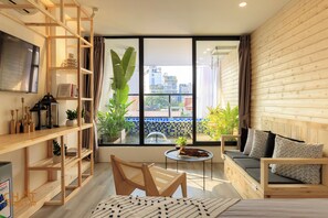 Habitación Premier doble, vistas a la ciudad | Escritorio, espacio para trabajar con un portátil, cortinas opacas
