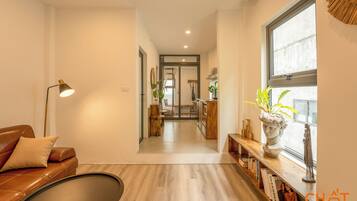 Habitación Grand doble, vistas a la ciudad | Escritorio, espacio para trabajar con un portátil, cortinas opacas