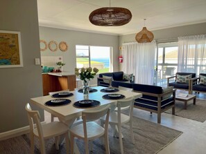 Luxury House, 3 Bedrooms, Ocean View | Living area - Footprints in Kleinmond (Kleinmond)