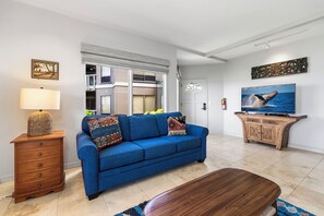 Condo, Multiple Beds, Lanai, Ocean View (Kanaloa at Keauhou 2002) | Living area