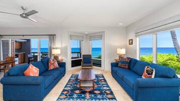 Condo, Multiple Beds, Lanai, Ocean View (Kanaloa at Keauhou 2002) | Living area | 42-inch flat-screen TV with digital channels