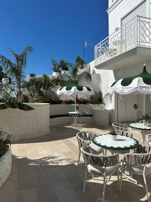 Free daily continental breakfast - Lussi Capri Boutique Hotel (Anacapri)