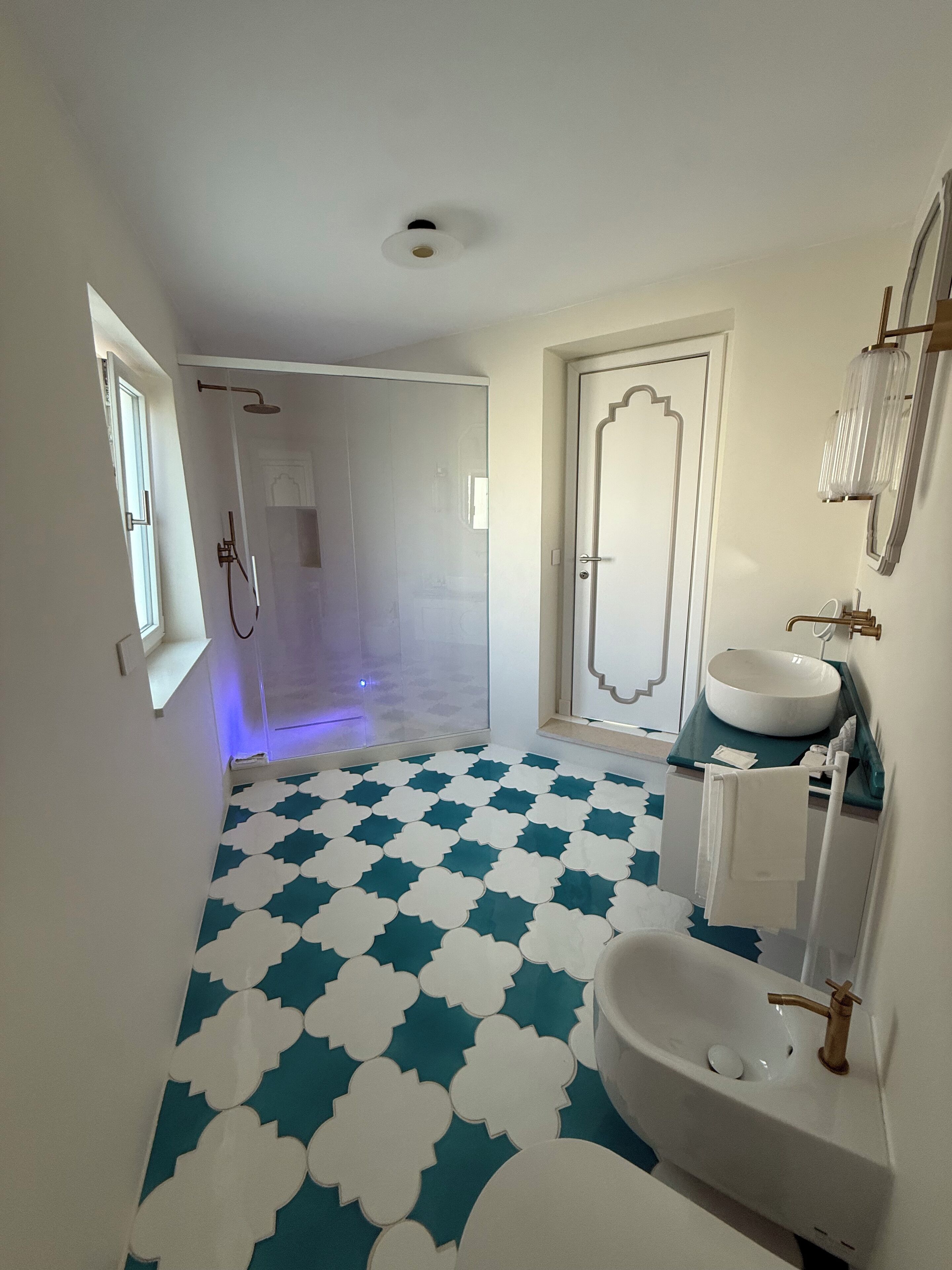 Chambre Exécutive Double ou avec lits jumeaux, balcon, vue ville | Salle de bain