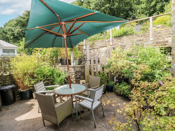 Outdoor dining - The Vista (Hebden Bridge)