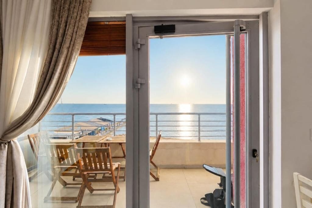 Apartment, Balcony, City View | Interior