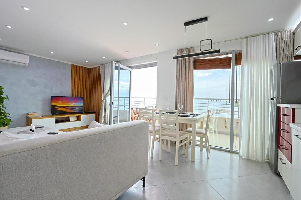 Apartamento, balcón, vistas a la ciudad | Interior