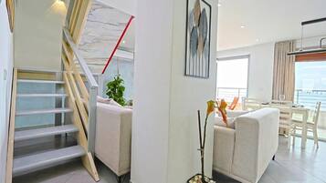 Apartment, Balcony, City View | Living area