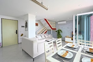 Departamento, balcón, vista a la ciudad | Interior