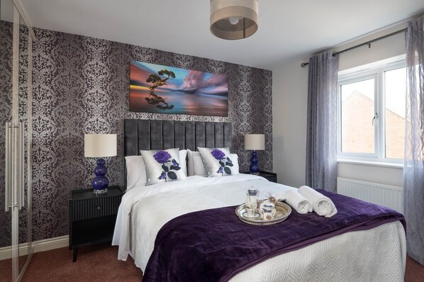 4 chambres, fer et planche à repasser, Wi-Fi, draps fournis