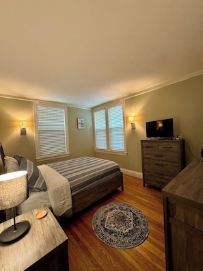 3 bedrooms, iron/ironing board, Internet, bed sheets