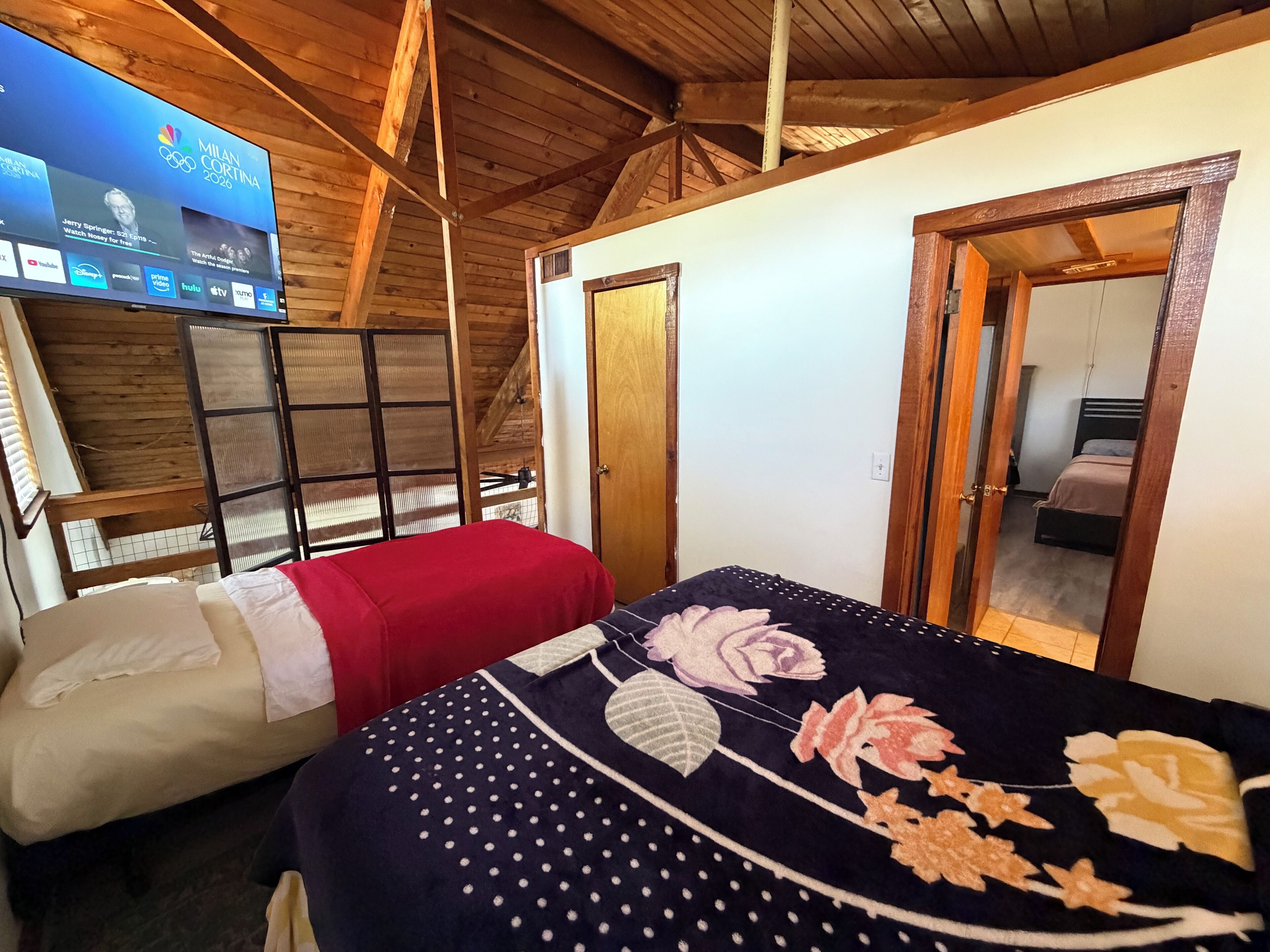 3 bedrooms, desk, iron/ironing board, free WiFi