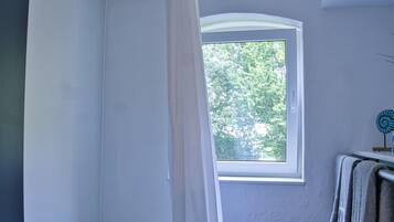 HandtĂŒcher, Seife, Toilettenpapier