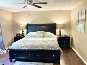 3 室のベッドルーム、アイロン / アイロン台、WiFi、ベッドシーツ