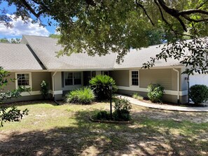 Exterior - Rose Bay Getaway (Beverly Hills)